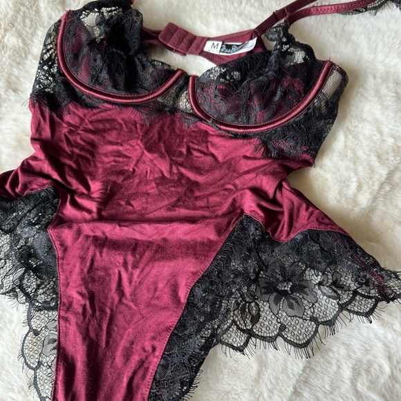 Lingerie Bodysuit - Picture 5 of 7